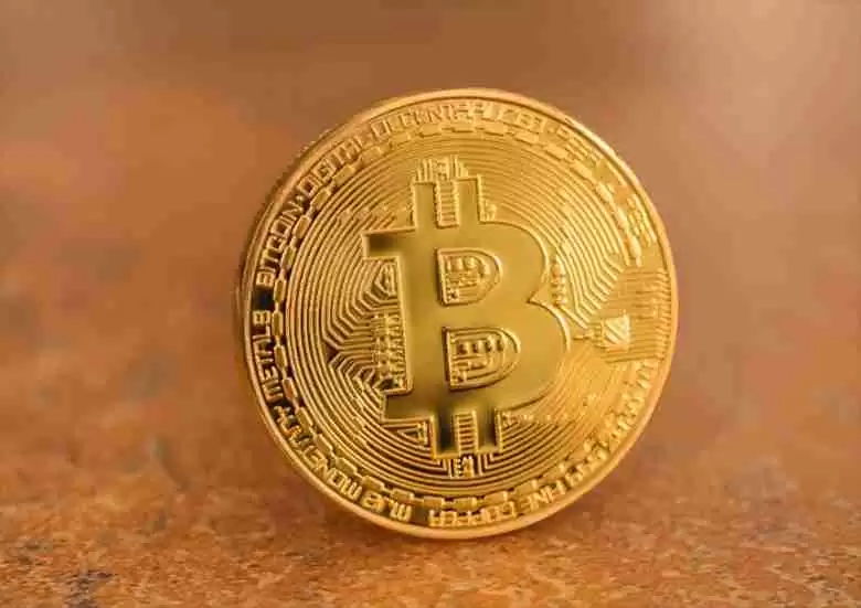 比特币价格预测:2025 年底 15 万美元还是跌至 8.5 万?关键支撑位分析