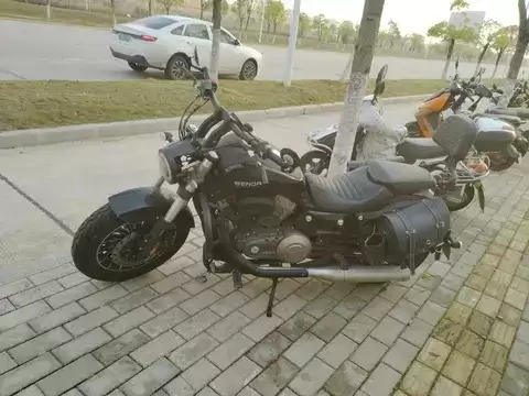 复古还是现代？这款摩托车引热议，轿车优惠后15.56万起引关注