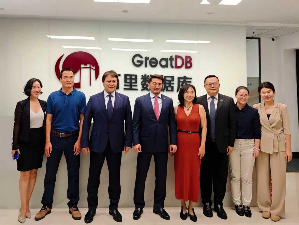 数据库行业红海角逐 万里数据库2025半年度营收逆势翻倍