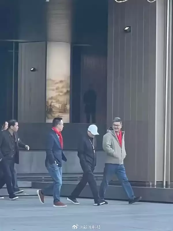 马云现身蚂蚁园区 蚂蚁连续两天发布重磅 AI 产品