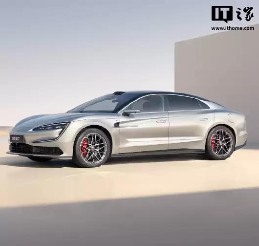 比亚迪仰望 U7 全新车身配色“星河蓝”11月21日亮相广州车展，现款62.8万元起