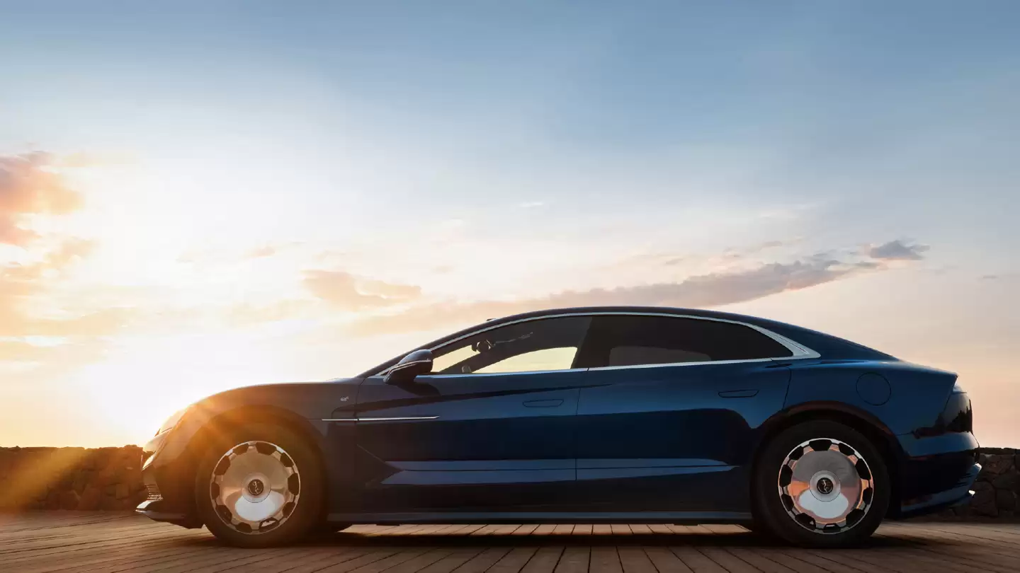 比亚迪仰望 U7 全新车身配色“星河蓝”11月21日亮相广州车展，现款62.8万元起