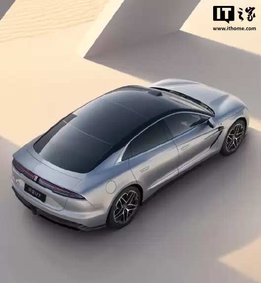 比亚迪仰望 U7 全新车身配色“星河蓝”11月21日亮相广州车展，现款62.8万元起