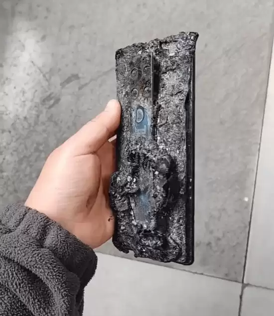 华为手机焚毁后仍能使用，半屏操作流畅引热议