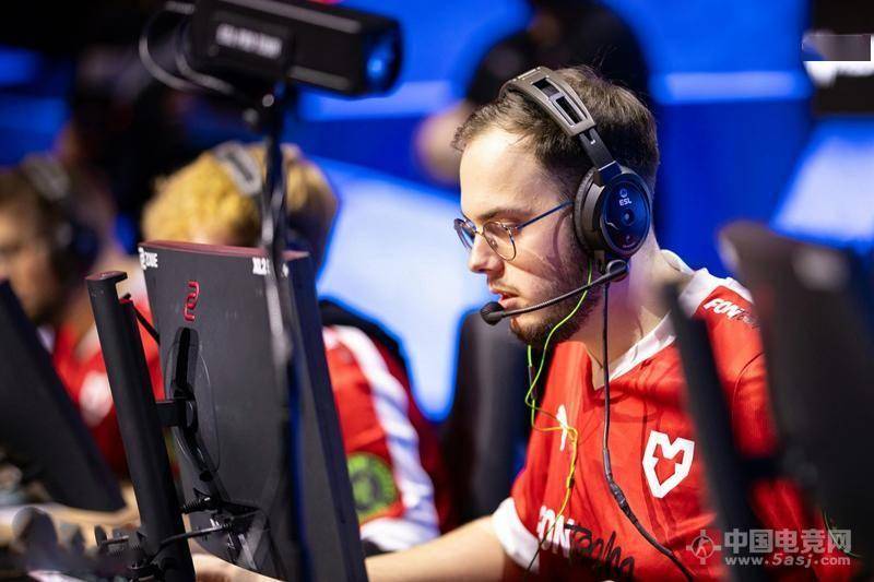四度饮恨!MOUZ战队选手xertioN赛后坦言:“此刻我感到无比空虚” 四度饮恨!MOUZ战队选手xertioN赛后坦言:“此刻我感到无比空虚”