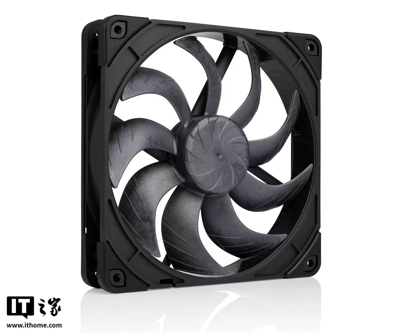 猫头鹰推出 Chromax.black 黑化版 NH-D15 G2/NF-A14x25 G2 风冷散热器 / 风扇