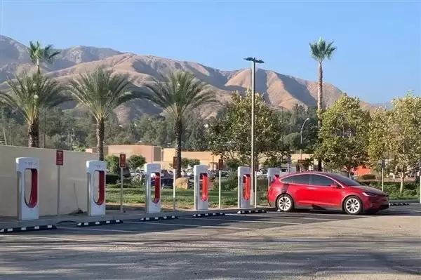 我国充电设施达1864.5万个 2027年将超2800万