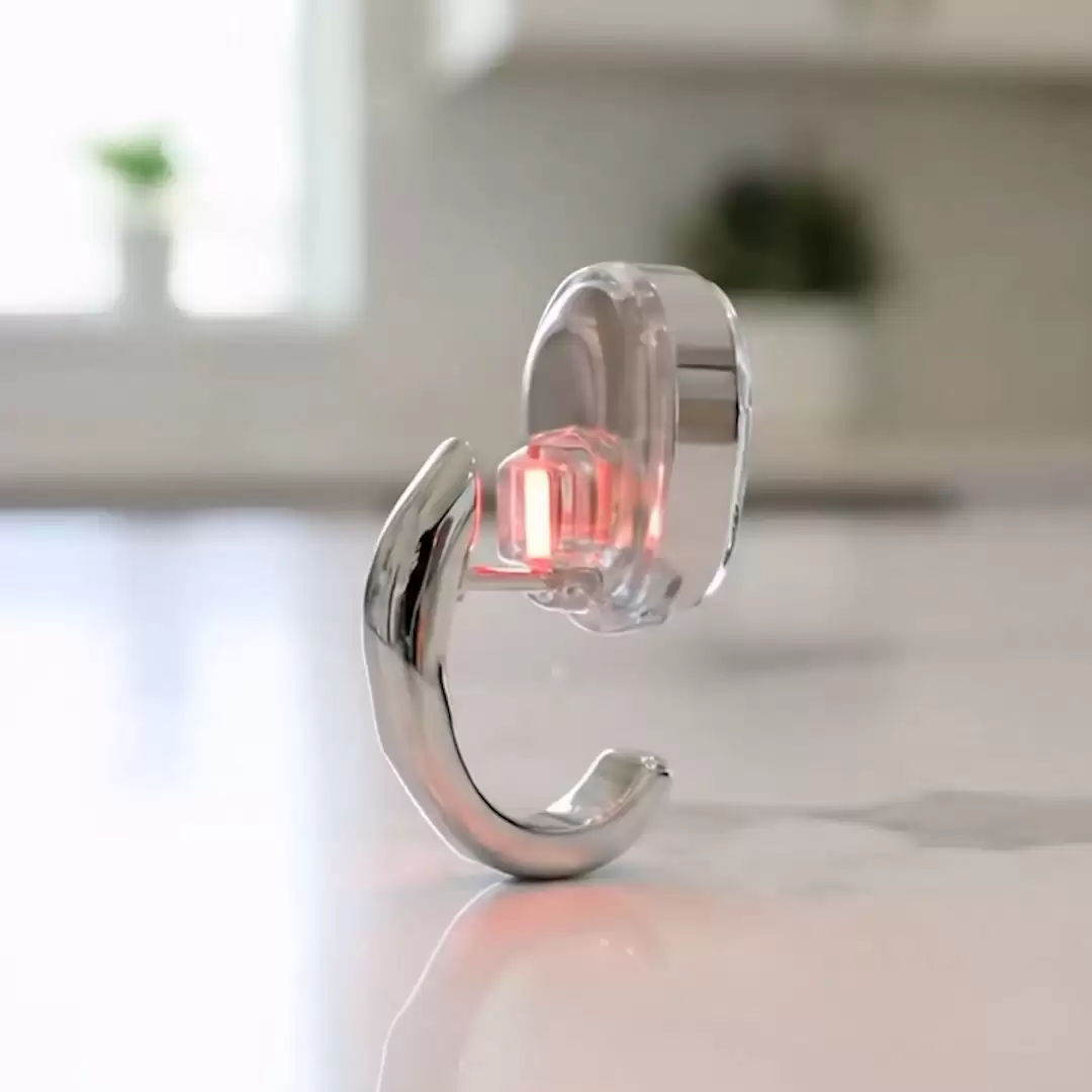 “全球最小可穿戴设备”:Lumia 2 智能耳环登场,重量不足 1 克、满电续航 8 天