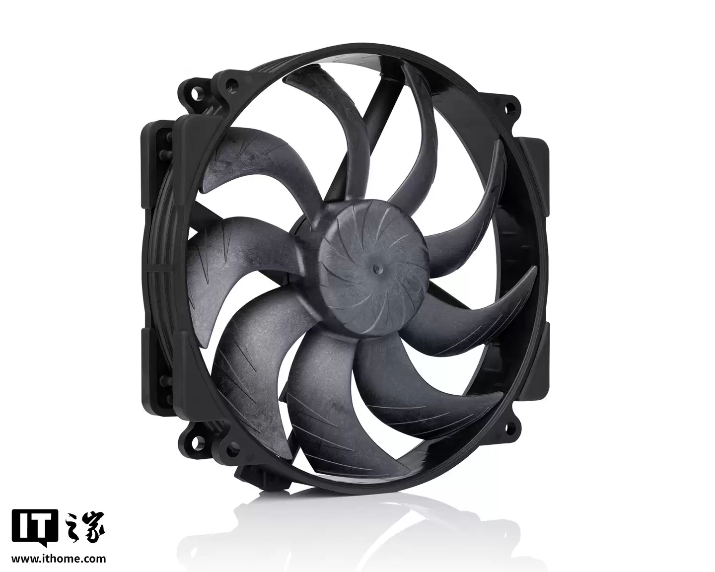 猫头鹰推出 Chromax.black 黑化版 NH-D15 G2/NF-A14x25 G2 风冷散热器 / 风扇