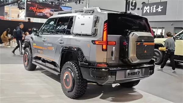 改装党狂喜！猛士M817 Hero版正式上市：售价30.19万元