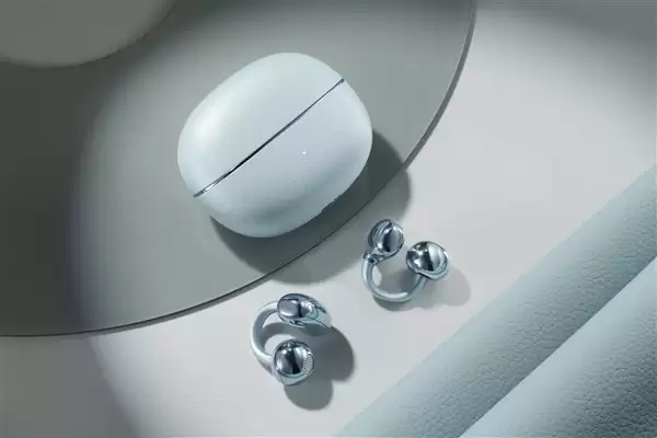 荣耀亲选LCHSE耳夹式耳机2+Pro即将发布：新增佩戴检测、AI实时翻译