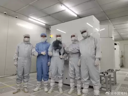 我国大尺寸半导体材料实现关键突破：首枚12英寸硅外延产品下线