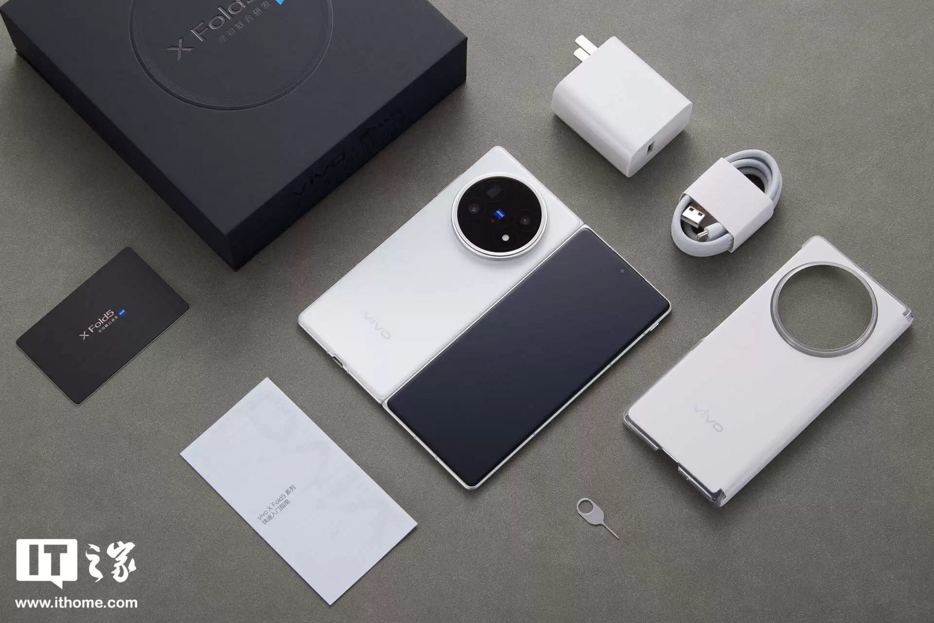 消息称 vivo X Fold6 大折叠手机走普及路线,目前测试骁龙 8 Gen 5 芯片