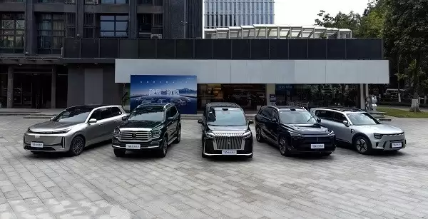 元戎启行携20万辆量产成绩亮相广州车展,预计2026年破百万目标