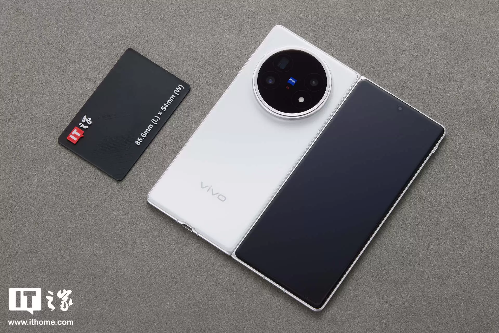 消息称 vivo X Fold6 大折叠手机走普及路线,目前测试骁龙 8 Gen 5 芯片