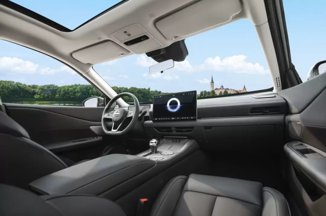 全球首个鸿蒙座舱燃油车,12.99 万元起东风日产天籁·鸿蒙座舱正式上市
