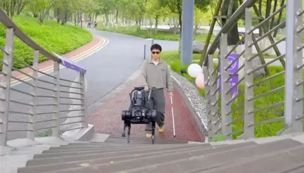 华为助力机械导盲犬问世:实时规划路径、语音交互