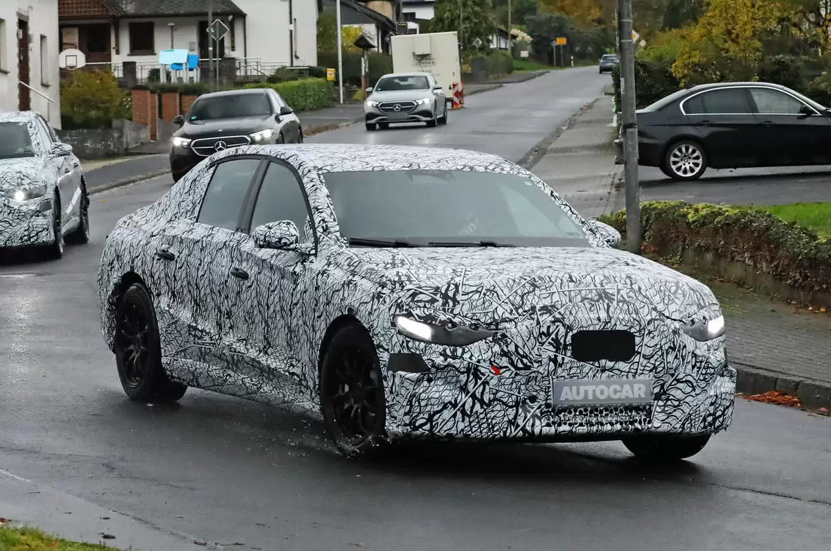 再见 EQE:内部文件称奔驰下一代纯电 E级将回归传统三厢设计