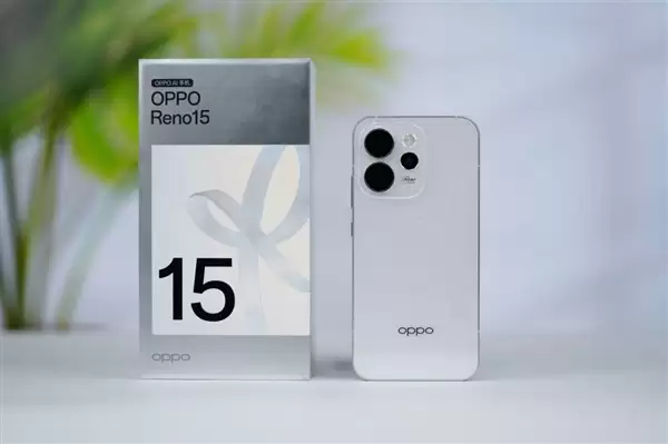 时尚、璀璨、闪耀！OPPO Reno 15评测：6.3英寸掌中影像旗舰！