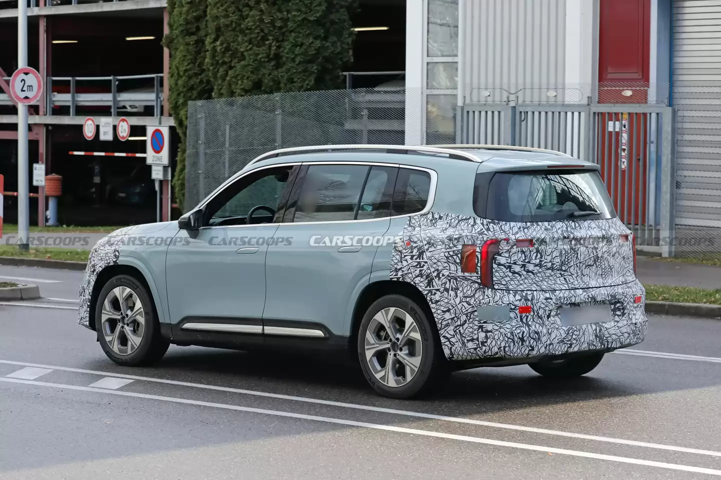 全新一代奔驰 GLB 低伪装谍照曝光,外观向 smart 精灵#5 靠拢