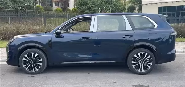 问界M9亲民平替 宝骏华境S实车曝光:用上舱内激光视觉