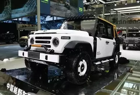 212 T01 60周年纪念版亮相广州车展