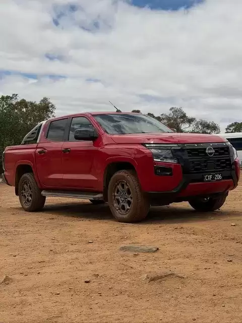 全新一代日产纳瓦拉亮相：硬朗设计+2.3T柴油动力