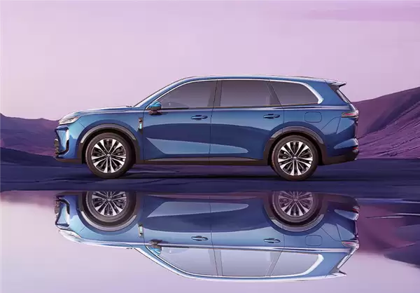 问界M9亲民平替 宝骏华境S实车曝光：用上舱内激光视觉