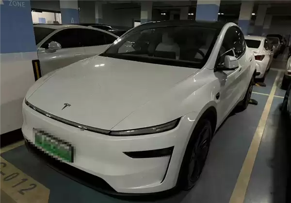 买了特斯拉Model Y快一年还不推FSD 陈震：期货 遥遥无期的“期”