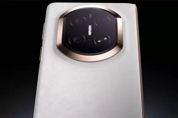 12999元起 一图了解华为Mate X7：首发20GB内存 最强折叠屏