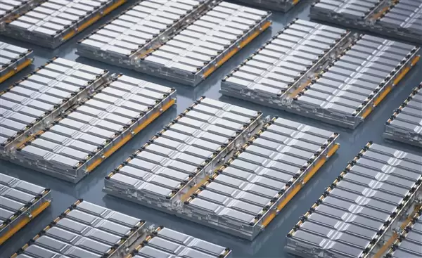 终结电动车冬天成电动爹的难题!上汽全固态电池2027年量产交付