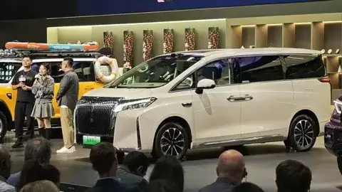 魏牌推VLA大模型,开启智能驾驶新纪元