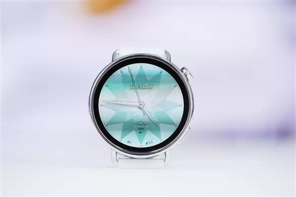 我国智能手表这一技术取得新突破!血氧、心率监测数据更精准