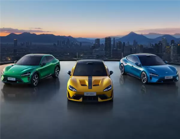 小米汽车：小米紧急转向辅助功能 人驾和辅助驾驶下均在工作