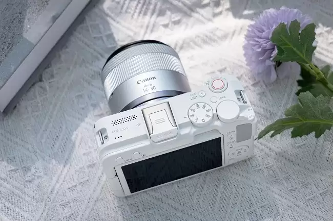 2025全能微单推荐:佳能R50V,兼顾高质量直播、便携Vlog与专业视频创作