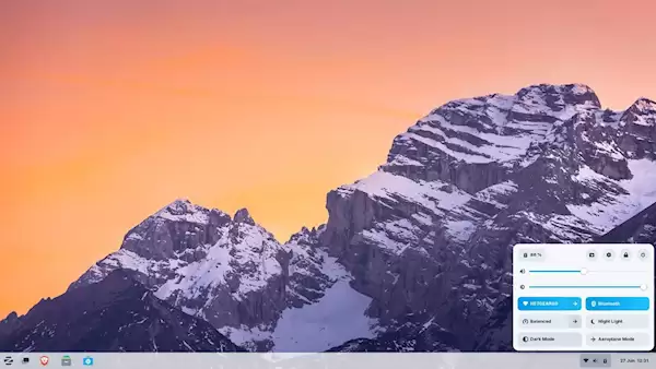 大批用户坚决不升Win11!最像Windows的Linux的火了:下载量突破100万次