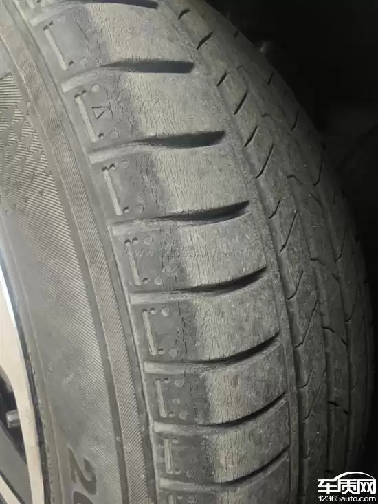 大众速腾遭车主集体投诉:质保期内原车轮胎开裂
