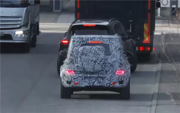 敢卖100万的纯电方盒子 奔驰小G谍照曝光:依旧硬派