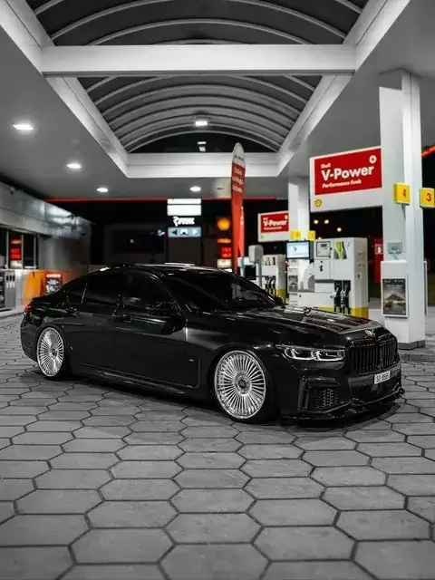 宝马7系降价35万起引热议，新车二手车市场双旺