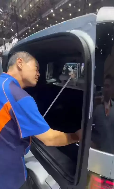 郑州小伙携尺看车，5万销量爆款SUV成房车改装新宠