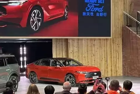 长安福特新款蒙迪欧亮相广州车展