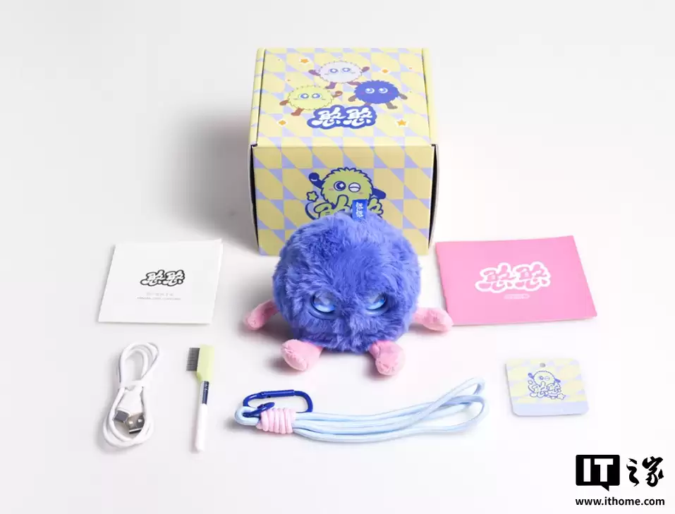 “智能憨憨”电子宠物上架华为商城：内置小艺大模型、支持触摸交互，售价 399 元