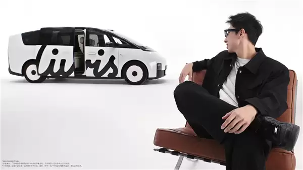 钢铁侠有贾维斯 理想有李维斯！理想AI智能眼镜