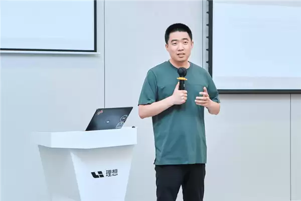 李想承认失误：回归创业模式！自研M100芯片即将落地