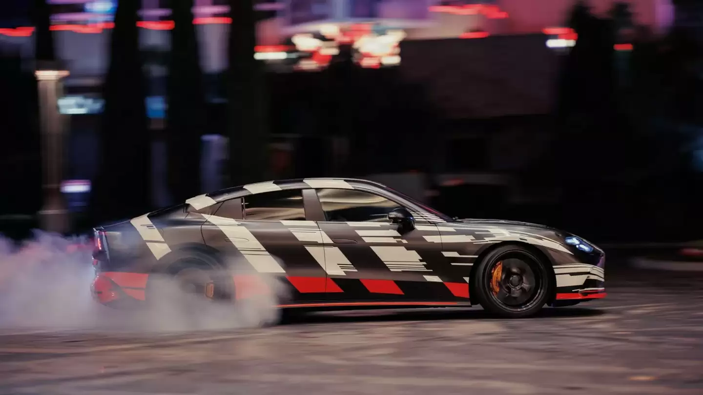 梅赛德斯-AMG 纯电 GT 四门轿跑原型车亮相:布拉德·皮特站台,马力超 1000 匹