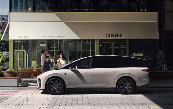 李想承认失误:回归创业模式!自研M100芯片即将落地