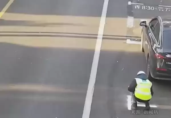 男子为路边停车方便自己画了个车位：被罚4200元