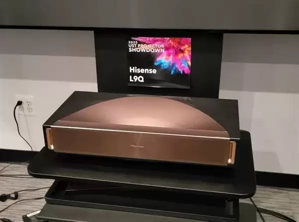 海信激光电视斩获2025年度UST投影双项大奖