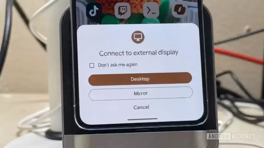 谷歌安卓 16 新特性：记忆外接显示器偏好，自动切换“桌面”和“镜像”