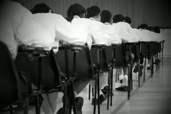 清华大学:严禁学生将AI生成内容直接复制用作学业成果!